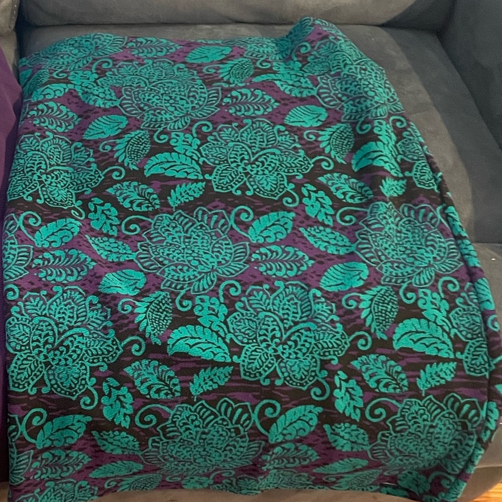 3 for $25 Beautiful Paisley Print Skirt